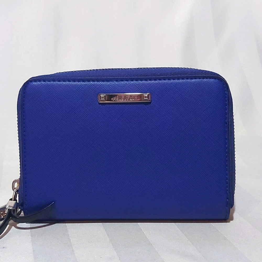 8. STELLA&DOT SAFFIANO WALLET!
